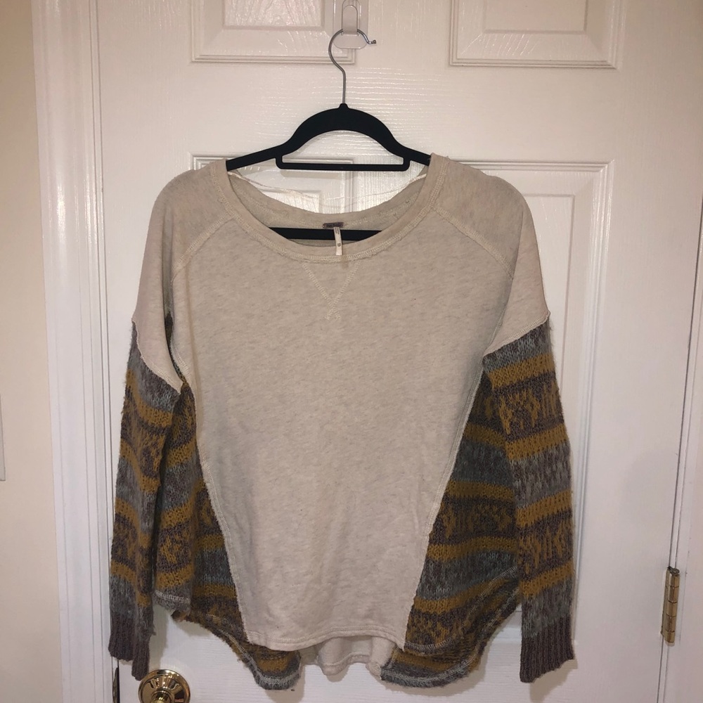 Sweatshirt with knitted side pattern